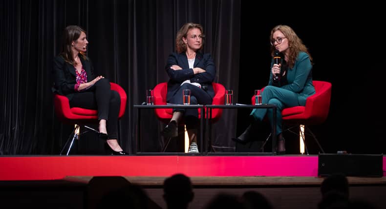 Marylise Léon, secrétaire générale de la CFDT (au centre), et Séverine Salgado, directrice générale de la Mutualité Française (à droite), ont débattu le 25 septembre 2024 sur le thème 